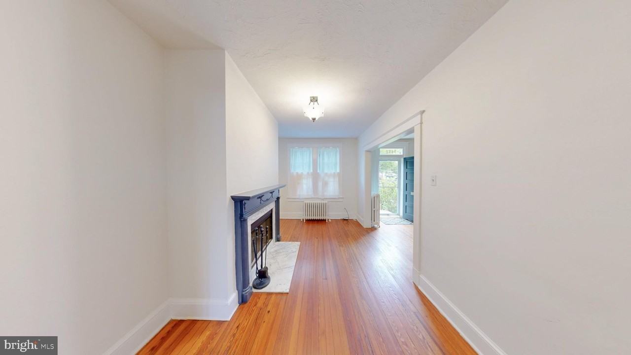 3552 T St Nw - Photo 4 of 18