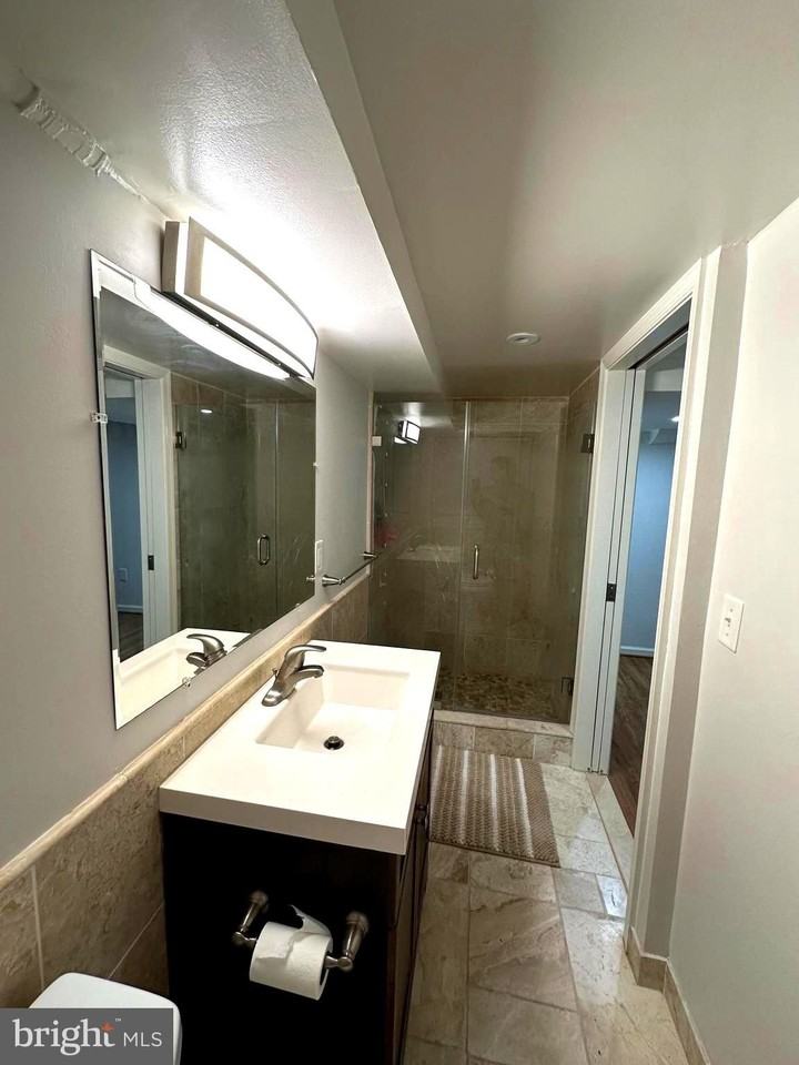 1549 44th St Nw - Photo 7 of 12