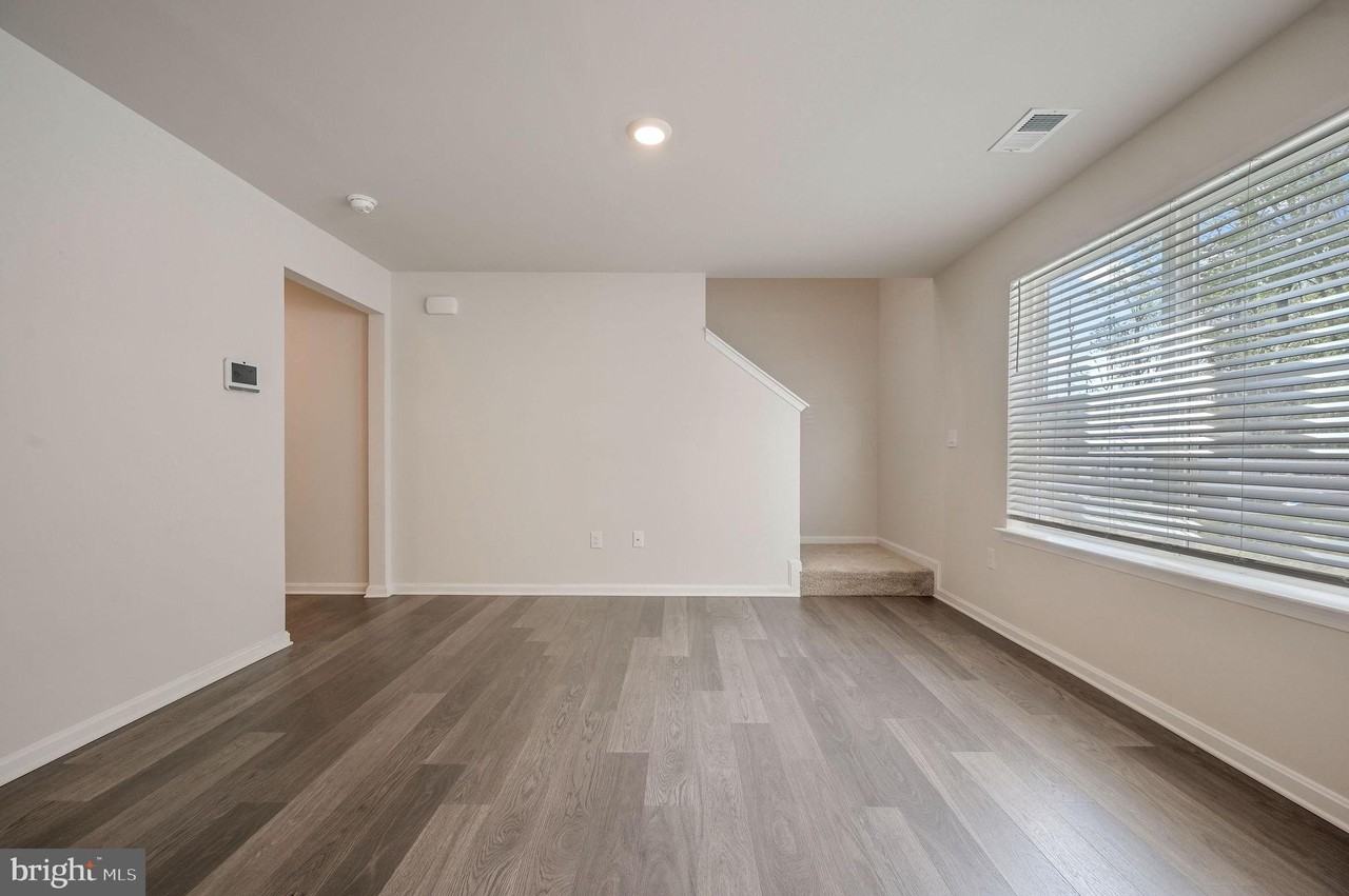 633 Currant Cir - Photo 6 of 27