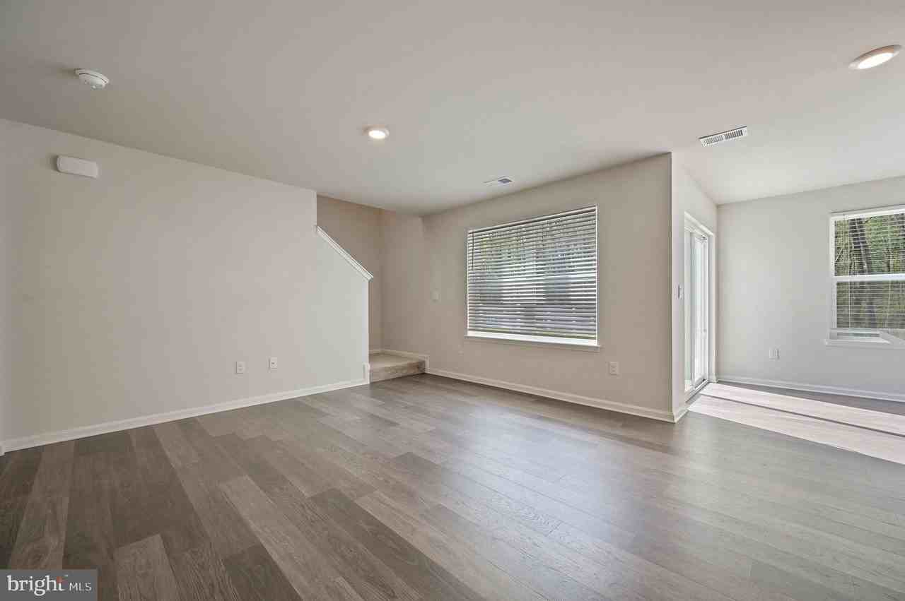 633 Currant Cir - Photo 7 of 27
