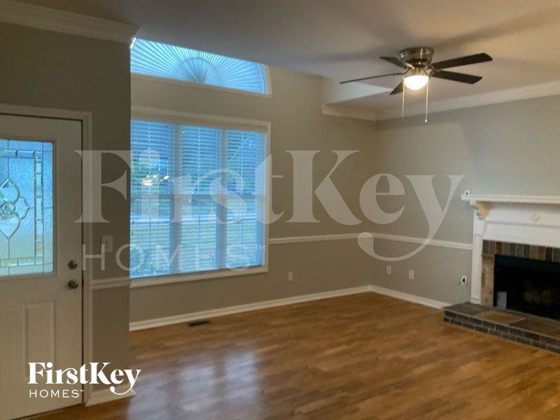 620 Marigold Dr - Photo 2 of 10