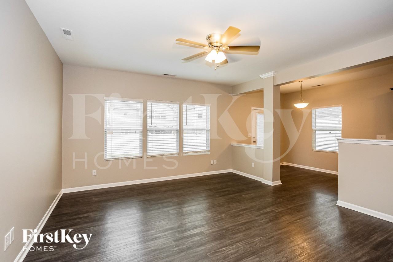 12527 Gotland Rd - Photo 3 of 19