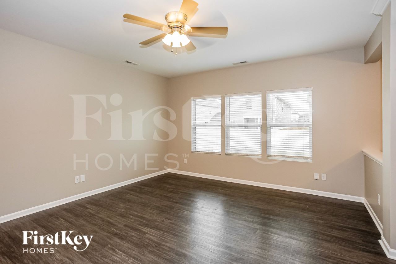 12527 Gotland Rd - Photo 4 of 19