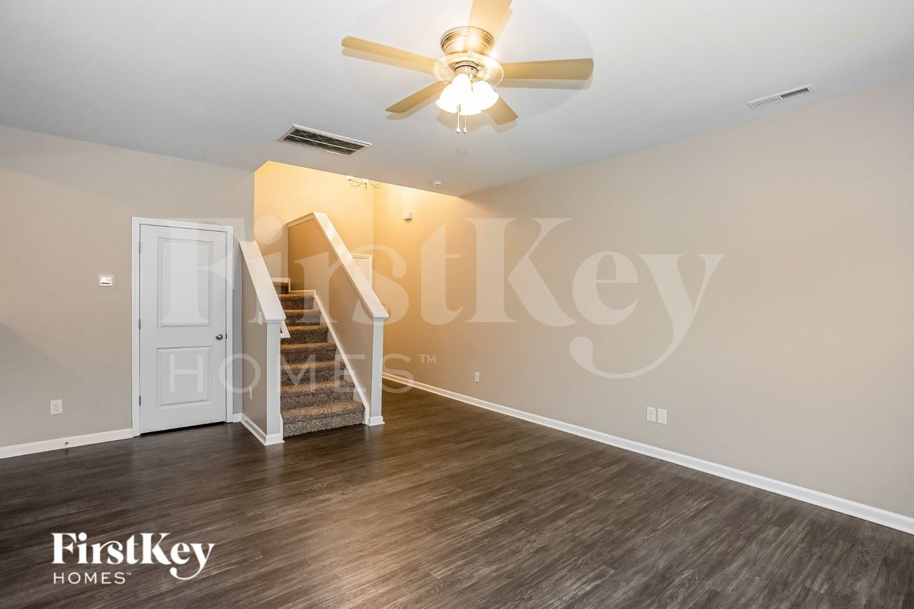 12527 Gotland Rd - Photo 6 of 19