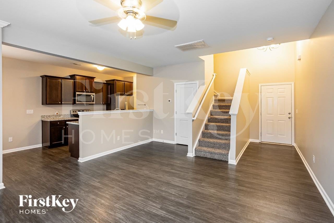 12527 Gotland Rd - Photo 7 of 19