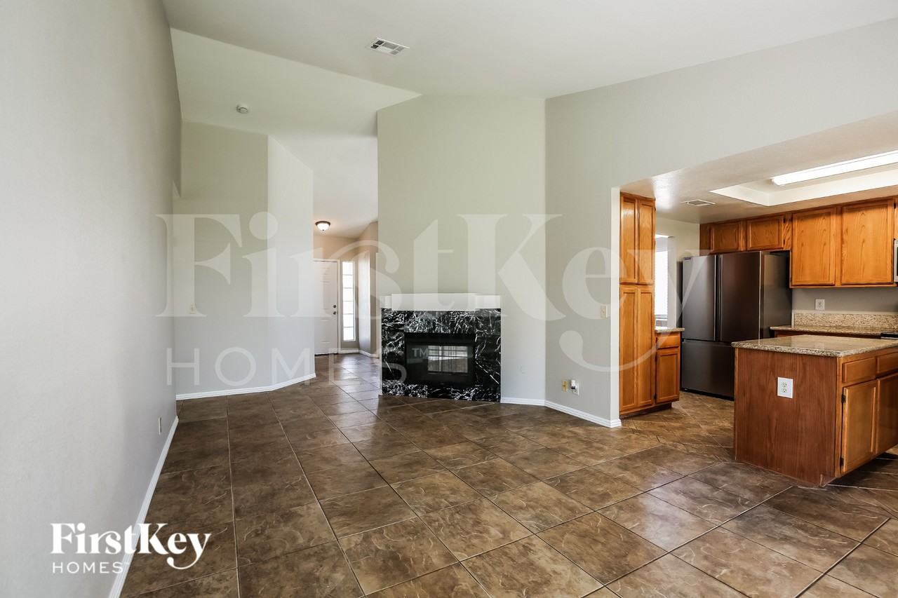 5877 Cherry Falls Ct - Photo 2 of 19