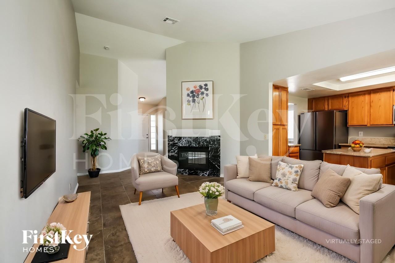 5877 Cherry Falls Ct - Photo 3 of 19