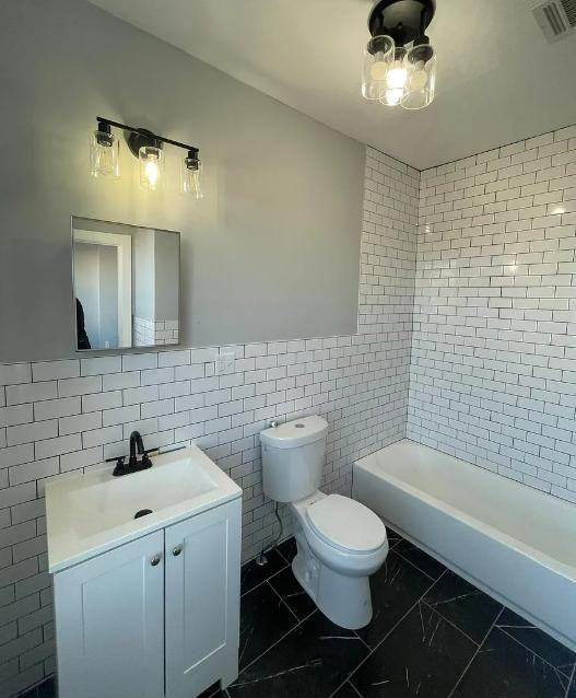 467 Ferry St #1 - Photo 3 of 5