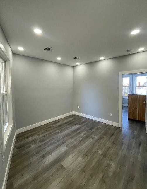 467 Ferry St #1 - Photo 5 of 5
