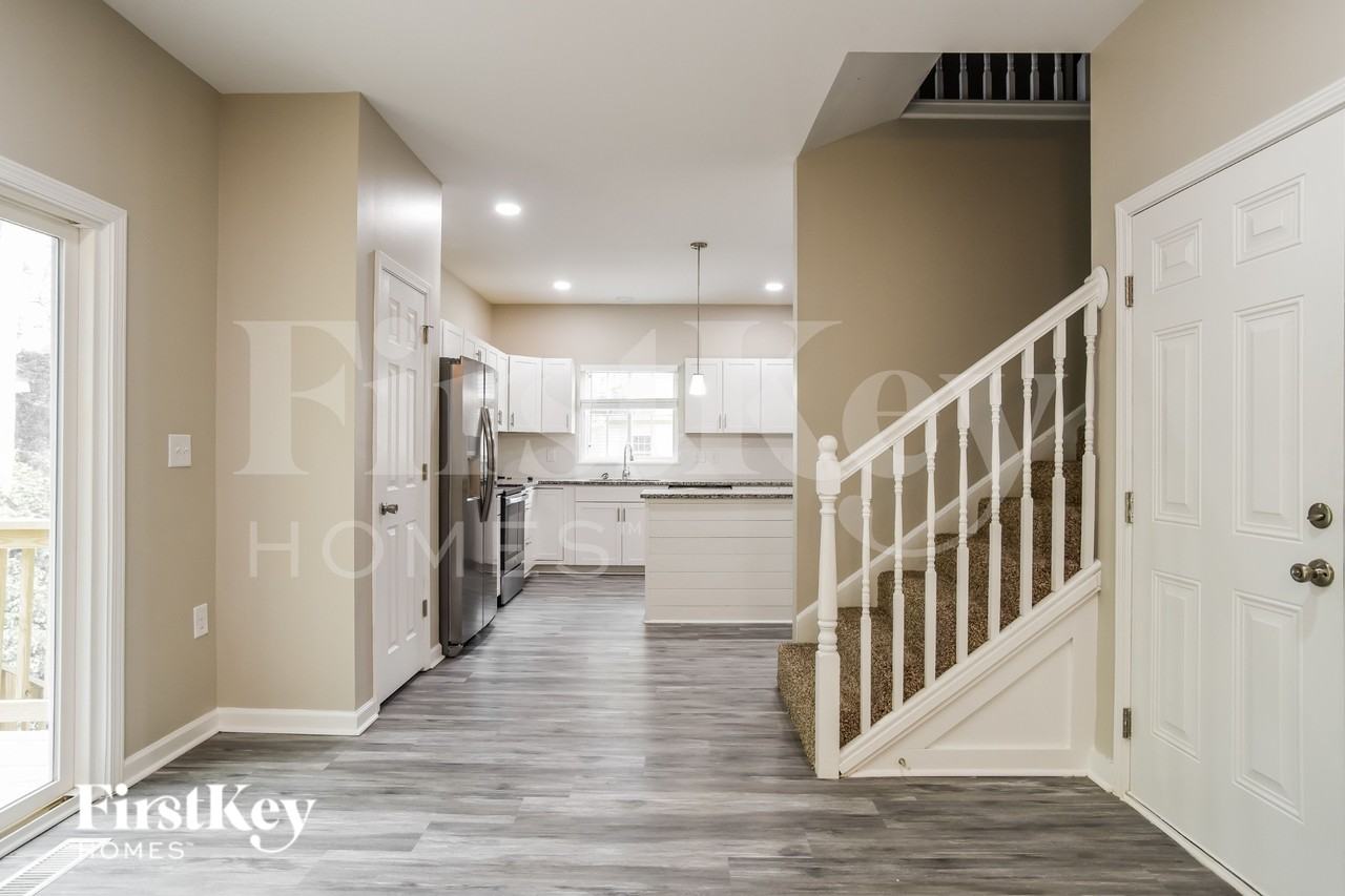 229 Deerfield Dr - Photo 2 of 19