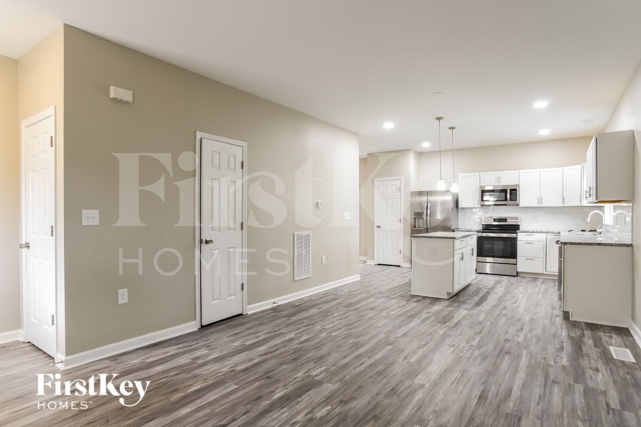 229 Deerfield Dr - Photo 6 of 19
