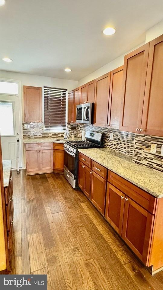 2705 E Biddle St - Photo 2 of 12