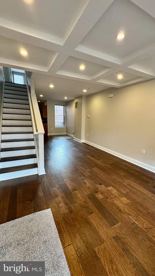 2705 E Biddle St - Photo 5 of 12