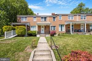 featured image of 5802 Moores Run Ct