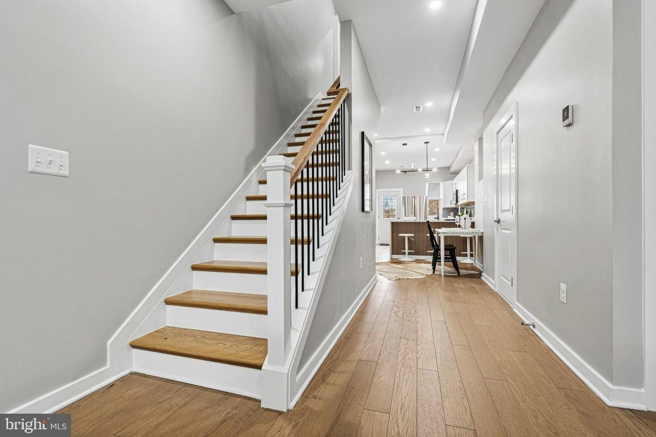 2906 Clifton Ave - Photo 5 of 46