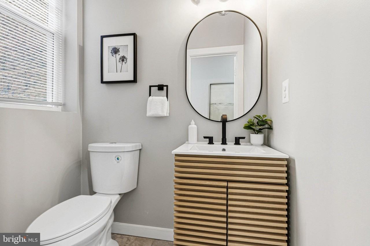 2906 Clifton Ave - Photo 6 of 46