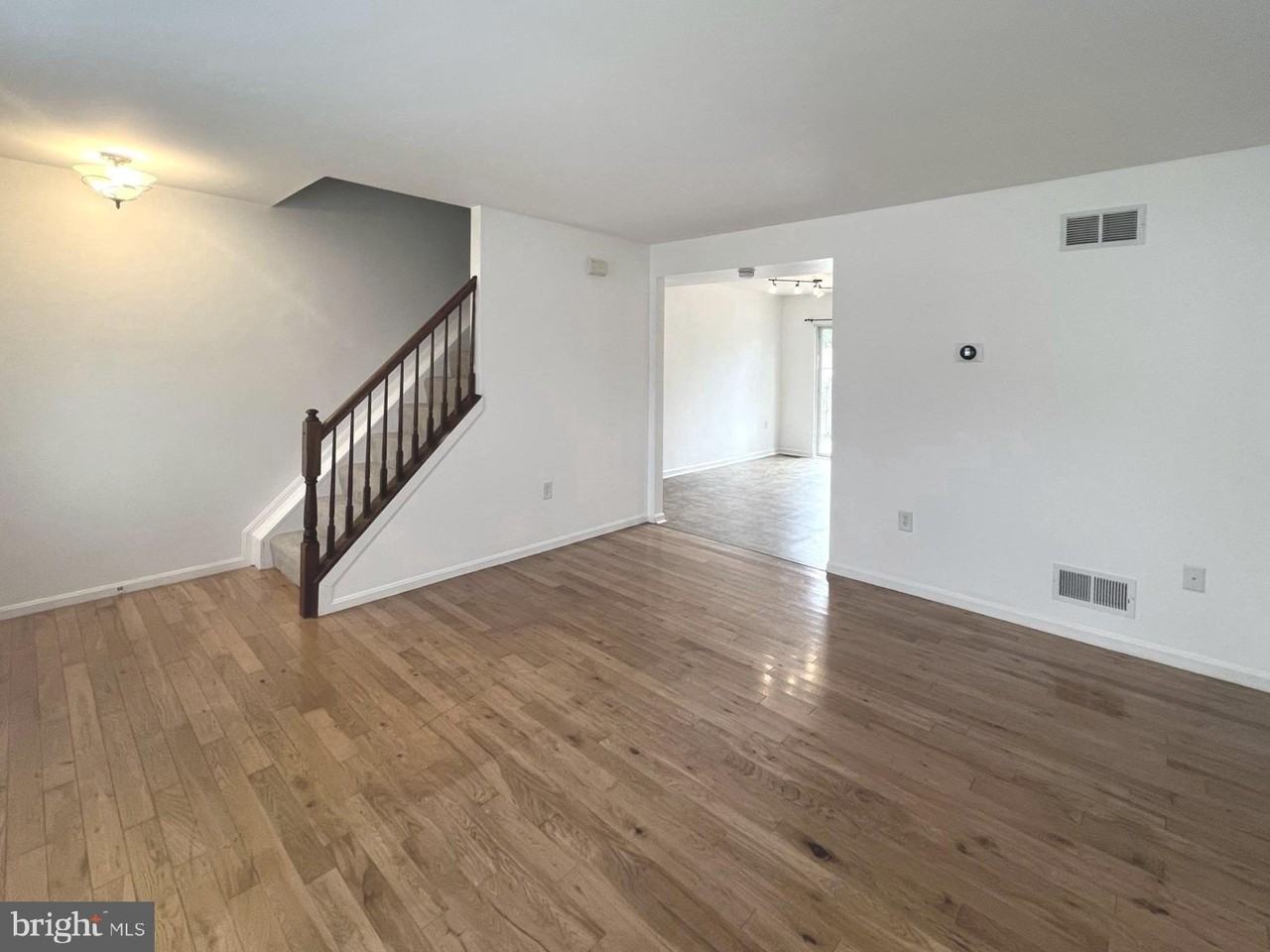 513 Willow Ave - Photo 2 of 18