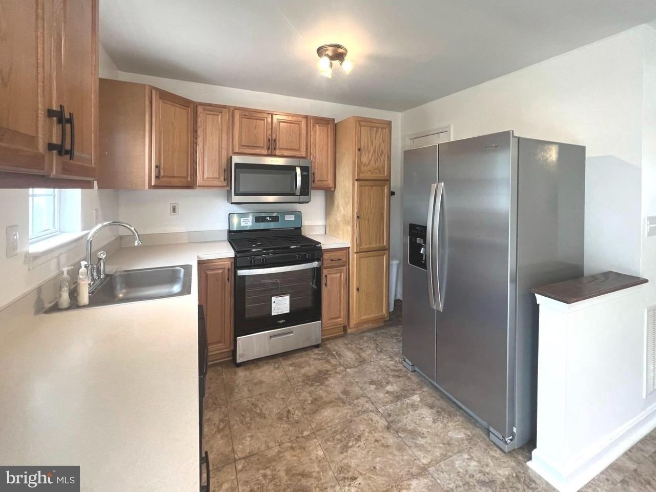 513 Willow Ave - Photo 4 of 18