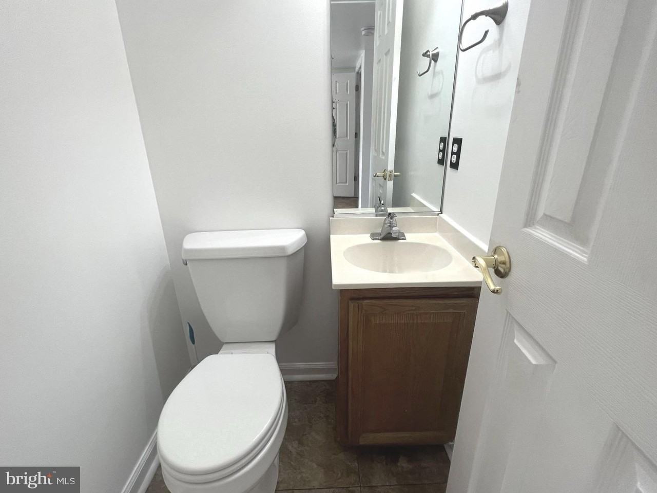 513 Willow Ave - Photo 7 of 18