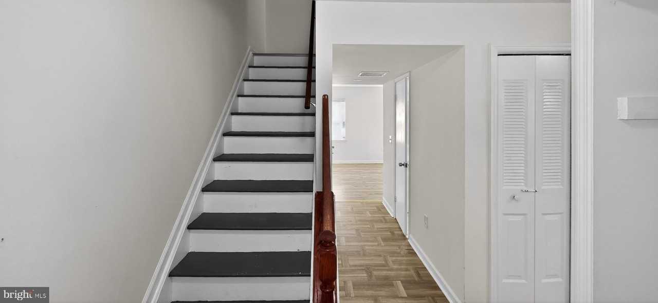 14 Vienna Ct - Photo 3 of 30