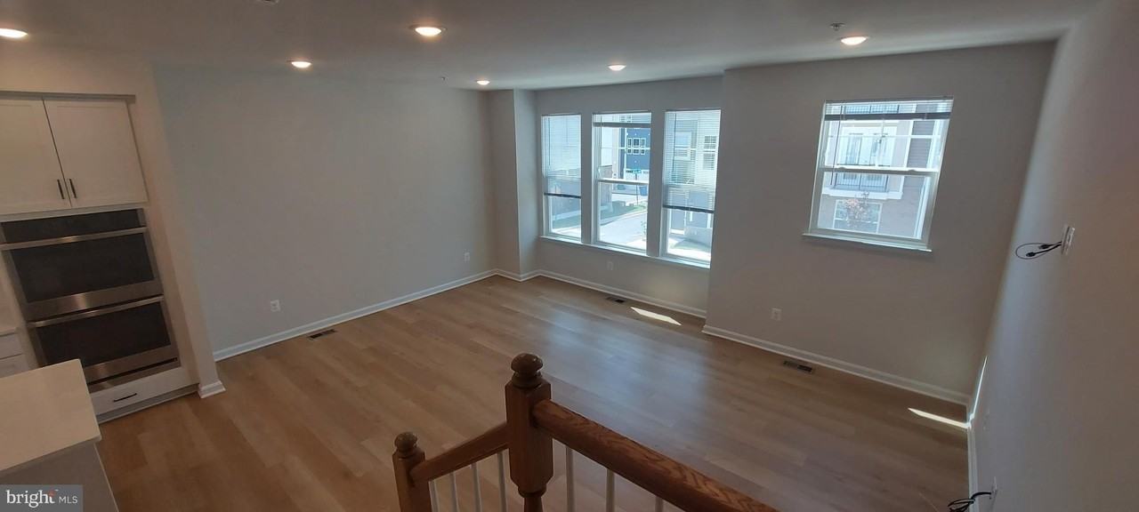 2580 Hopton Ln - Photo 3 of 33