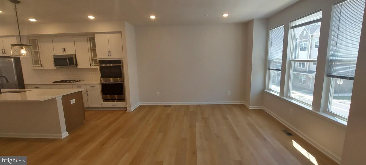 2580 Hopton Ln - Photo 4 of 33
