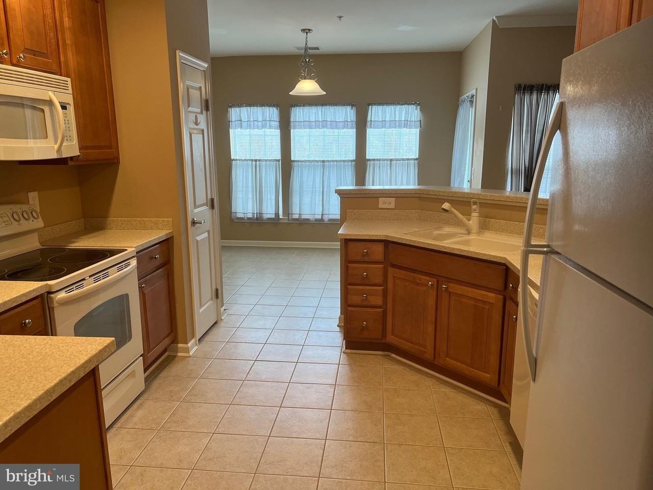 812 Long Dr #812F - Photo 2 of 16
