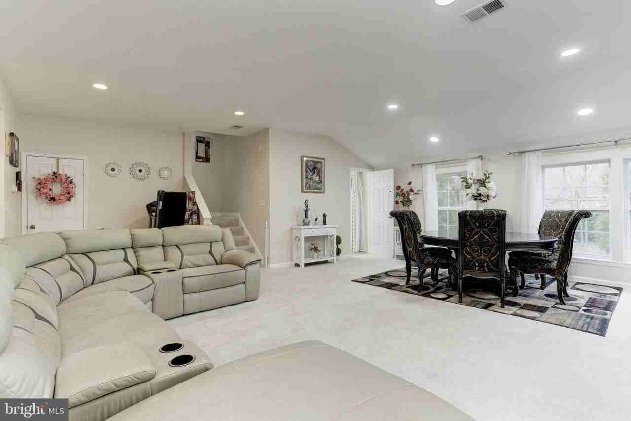 7465 Browns Bridge Rd - Photo 5 of 37