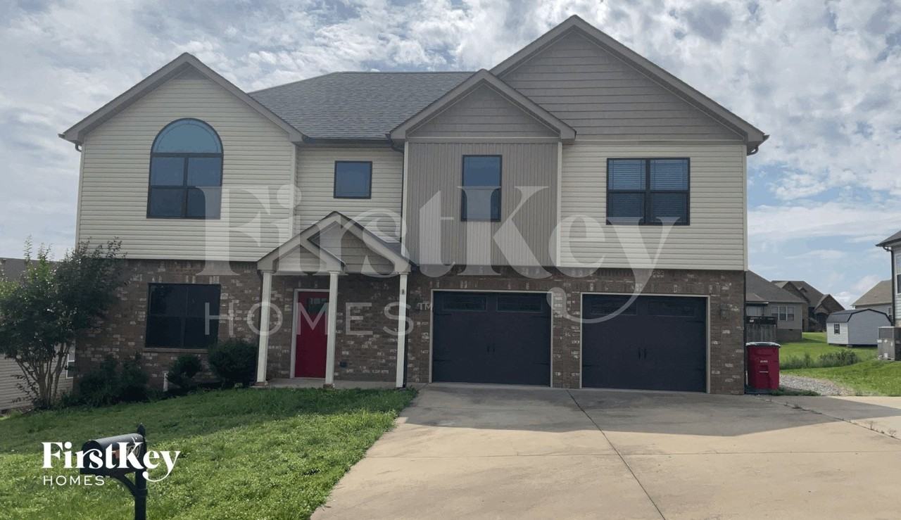 660 Superior Ln