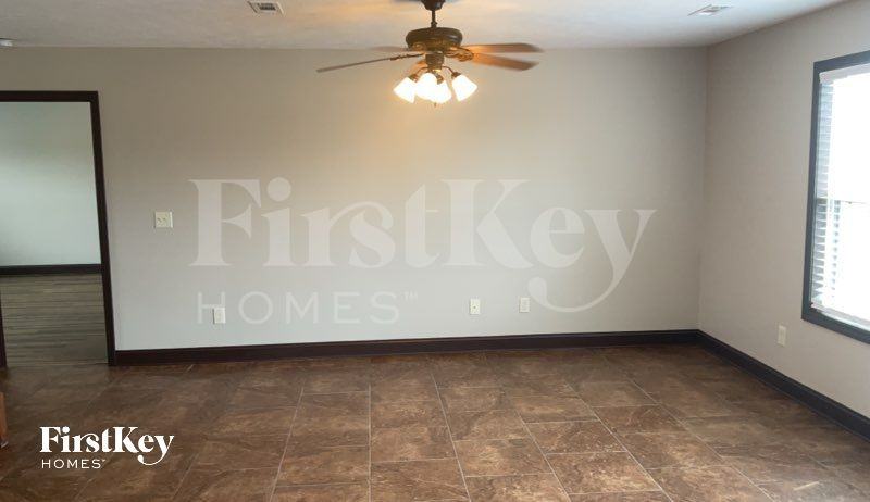660 Superior Ln - Photo 2 of 11