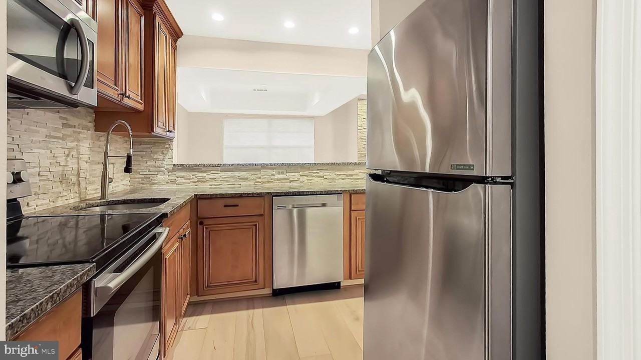5715 Chapman Mill Dr #310 - Photo 6 of 24