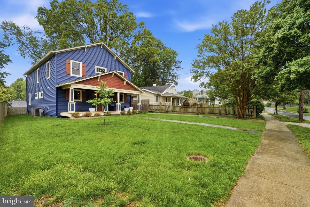 1227 Clagett Dr - Photo 2 of 46