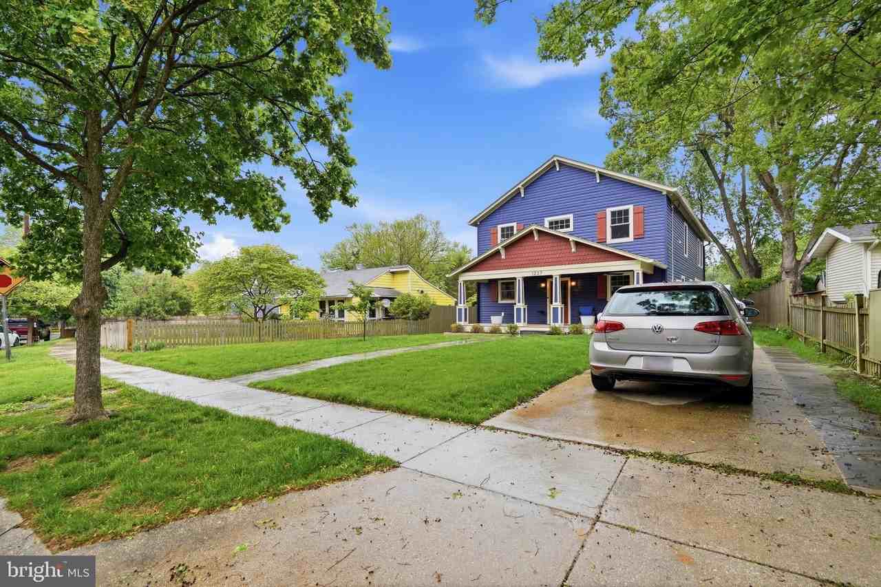 1227 Clagett Dr - Photo 4 of 46