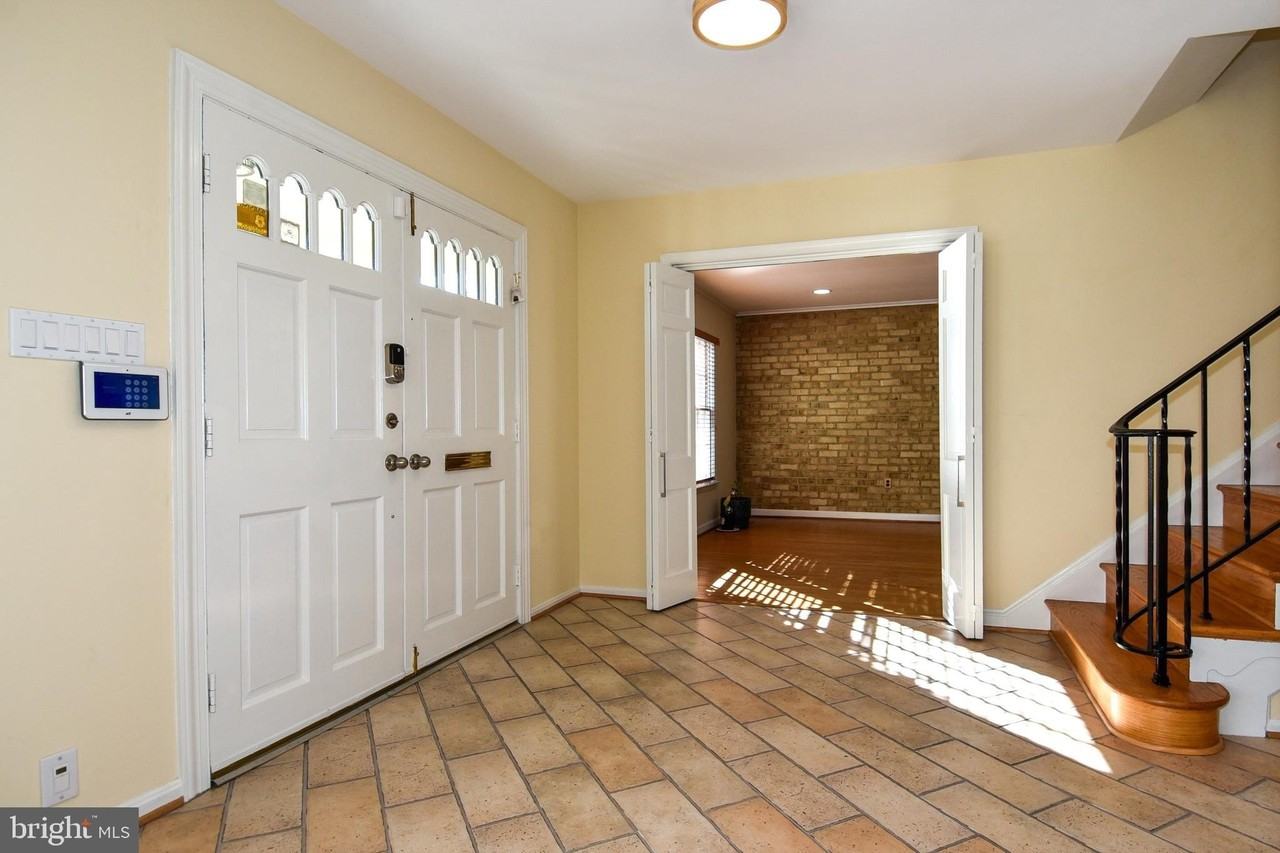 6305 Lenox Rd - Photo 3 of 50