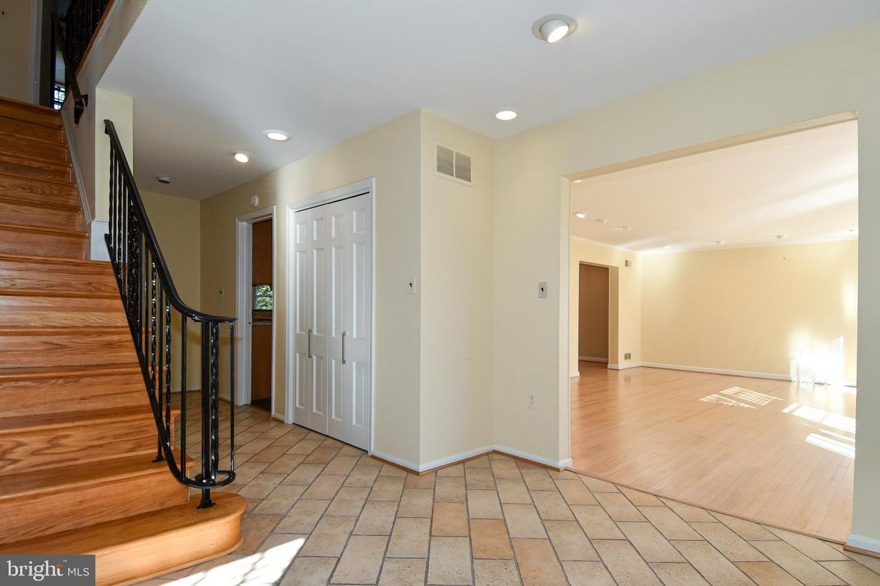 6305 Lenox Rd - Photo 5 of 50
