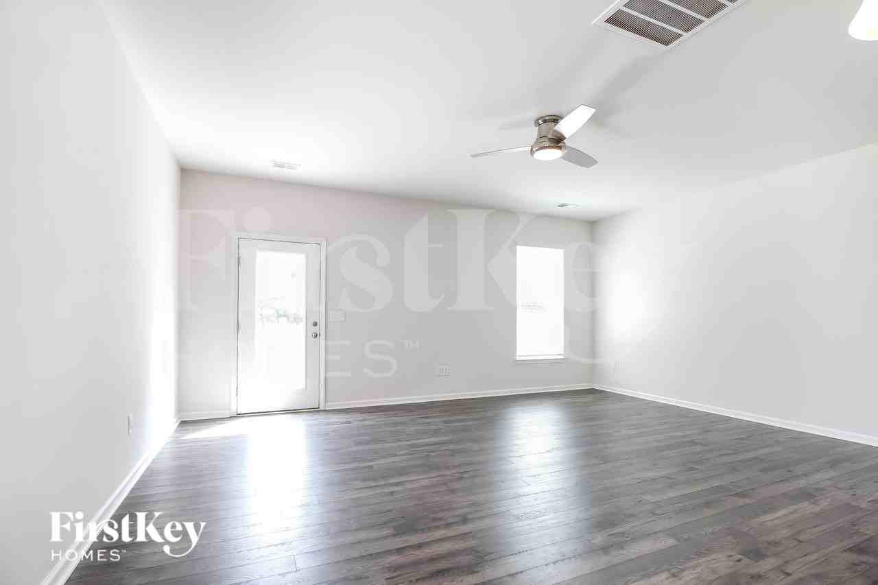 1205 Mission Hill Ln - Photo 2 of 16