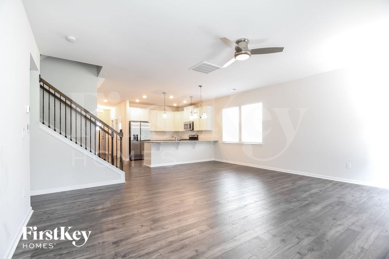 1205 Mission Hill Ln - Photo 3 of 16