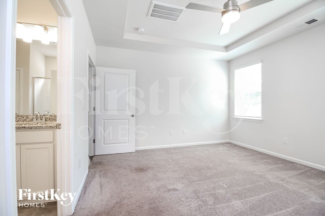 1205 Mission Hill Ln - Photo 7 of 16