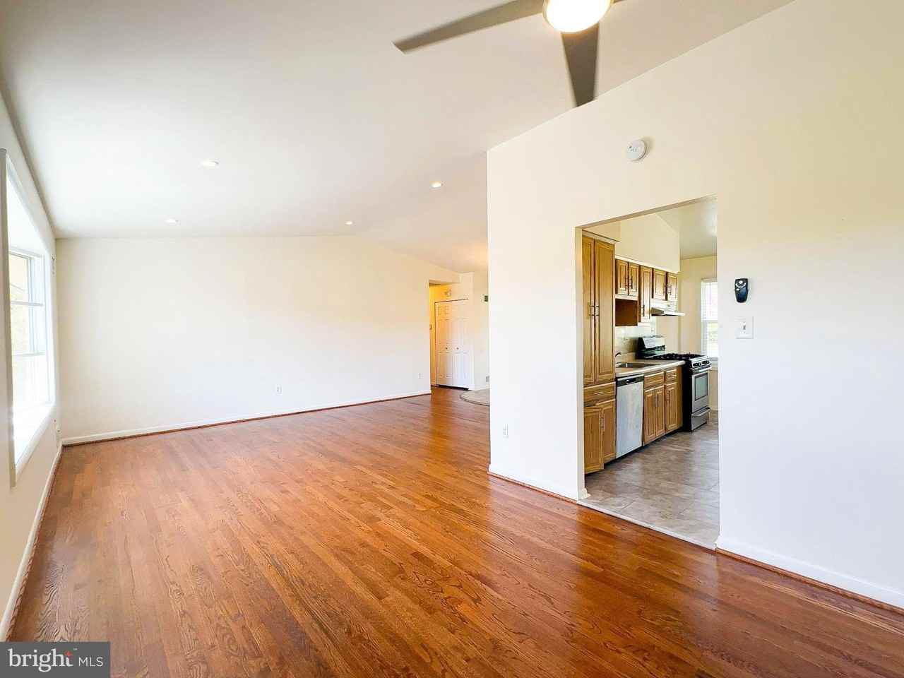 6631 Auburn Ave - Photo 3 of 34