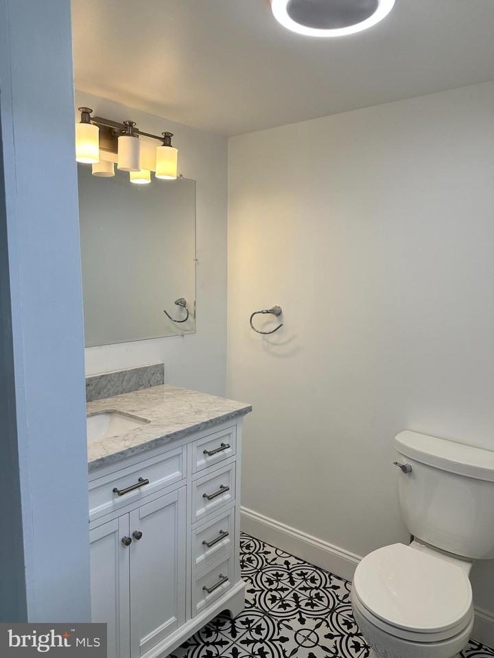 13 Ashley Ct #13 - Photo 5 of 21