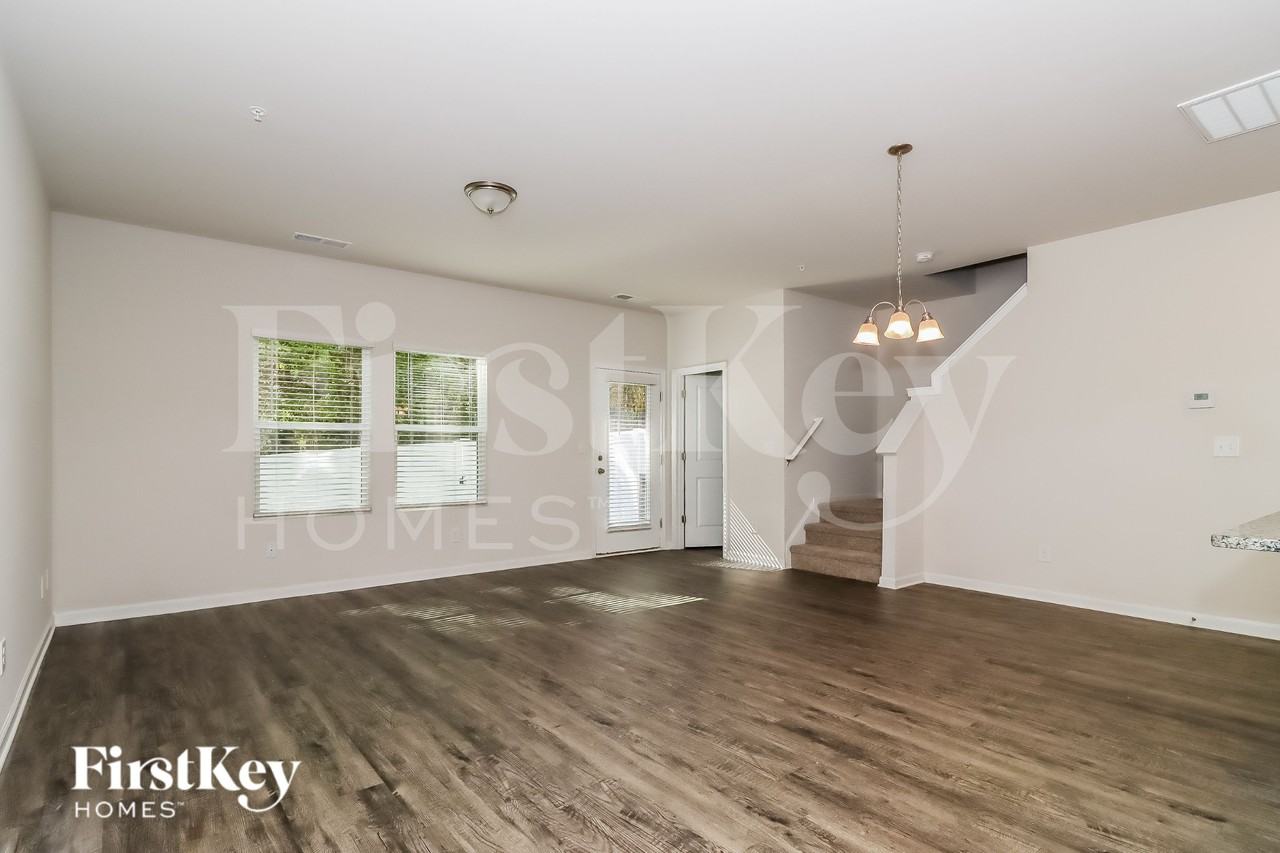 2092 Cypress Village Dr Nw - Photo 4 of 19