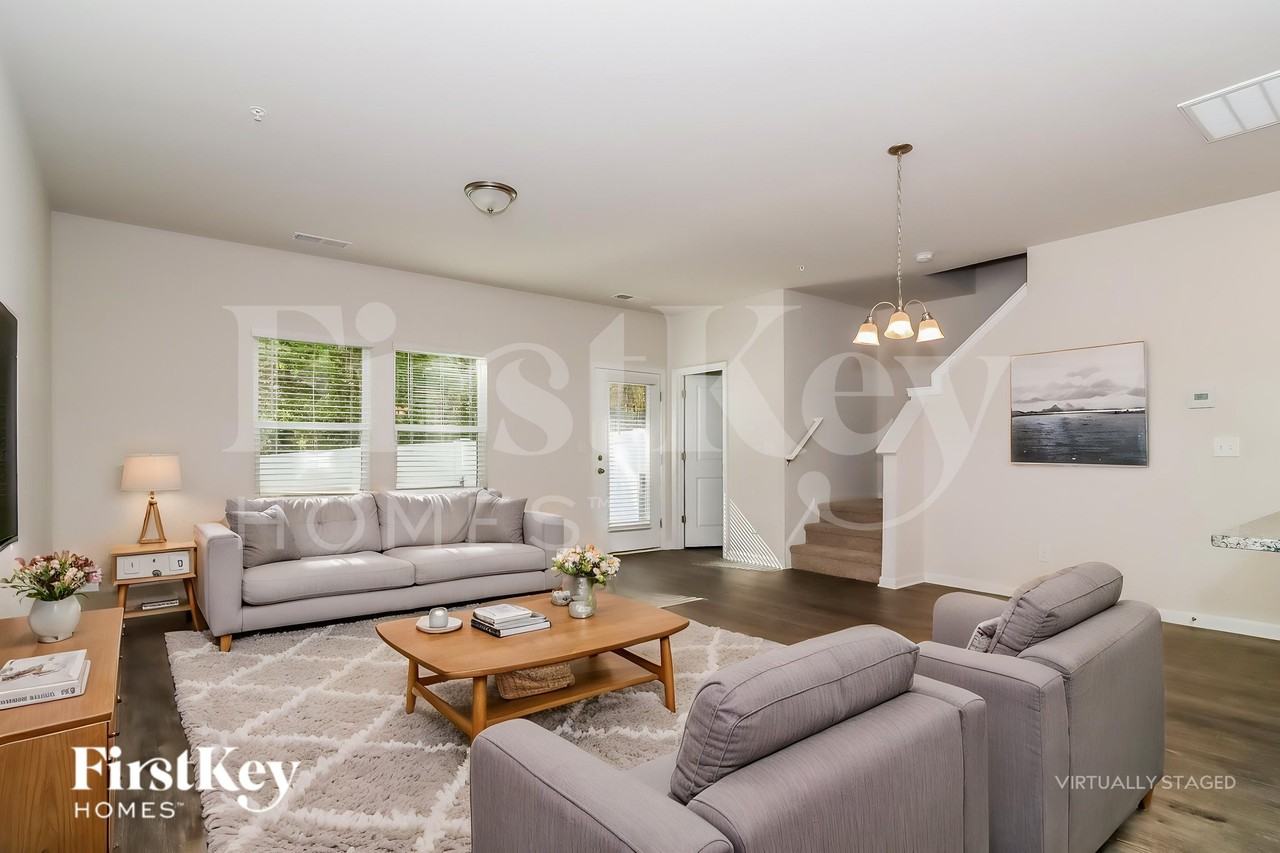 2092 Cypress Village Dr Nw - Photo 5 of 19