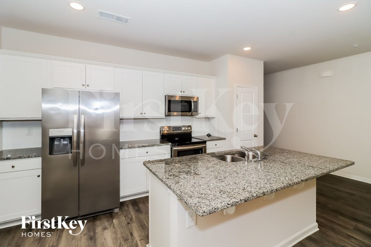 2092 Cypress Village Dr Nw - Photo 7 of 19