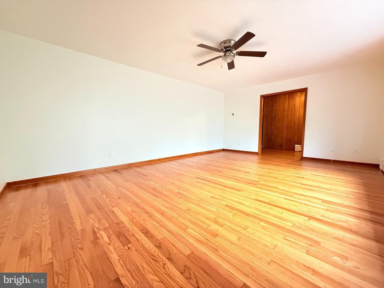 2392 E Ave - Photo 3 of 18