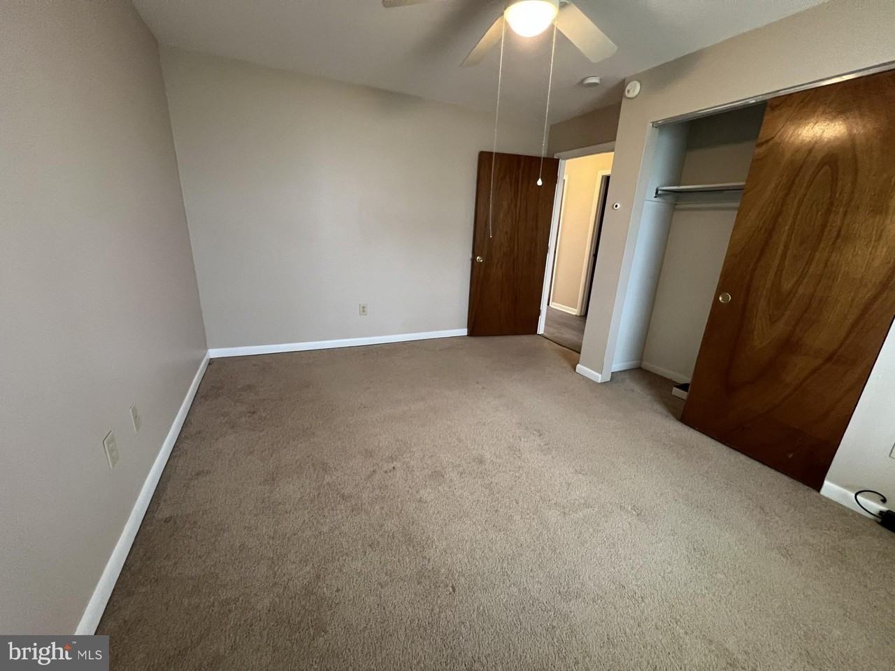 306 Walnut Court Way - Photo 6 of 11