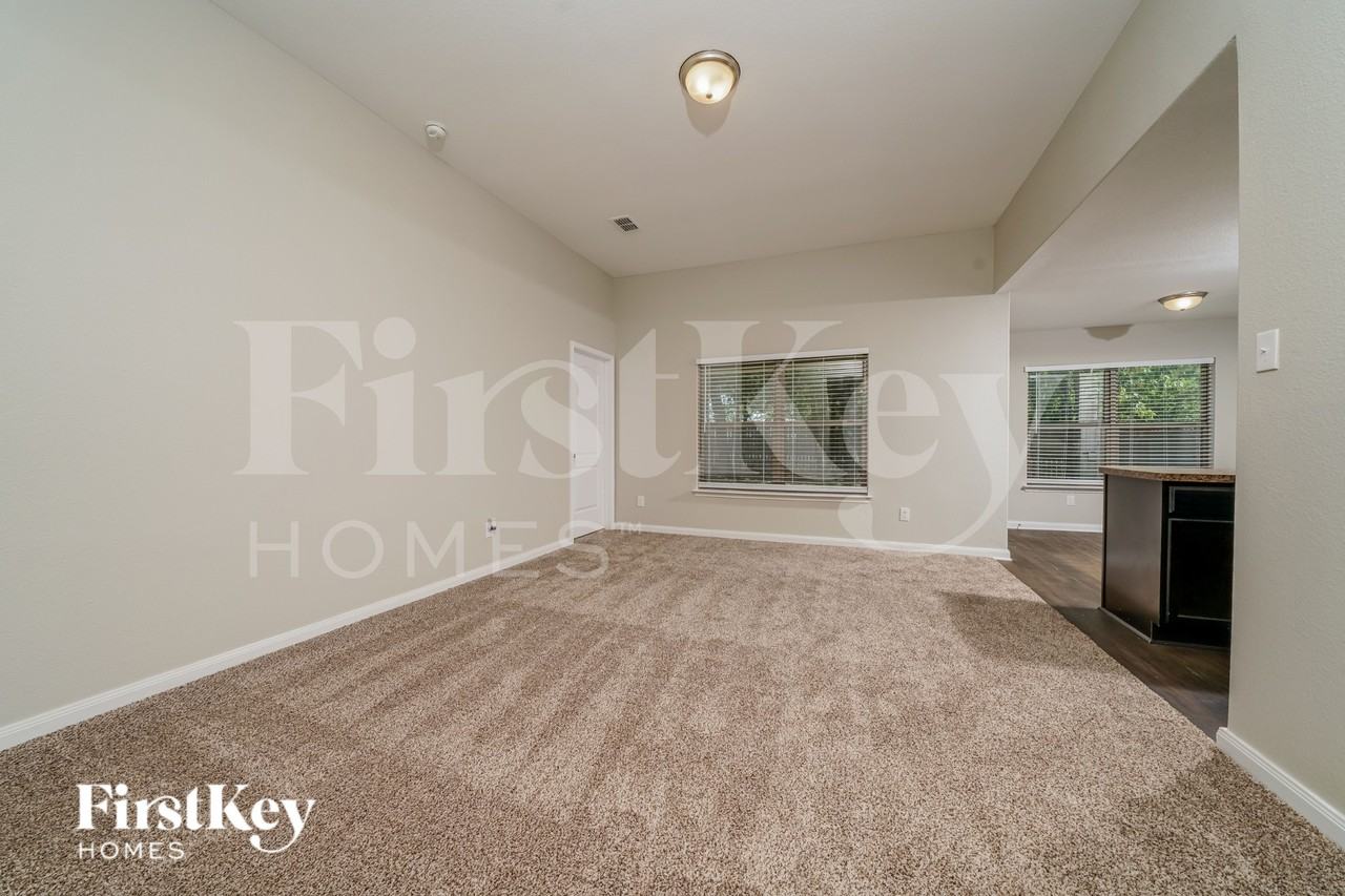 1310 Barrel Dr - Photo 3 of 16