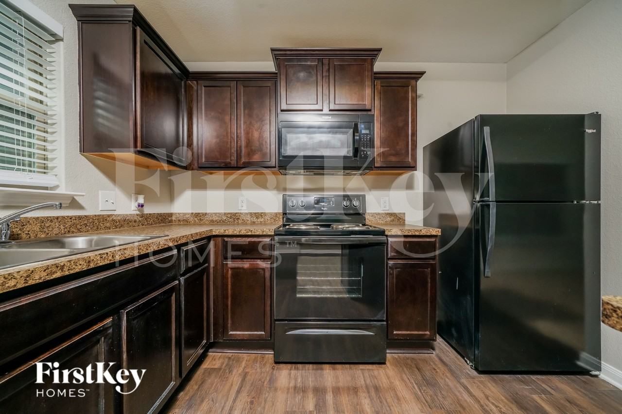 1310 Barrel Dr - Photo 6 of 16
