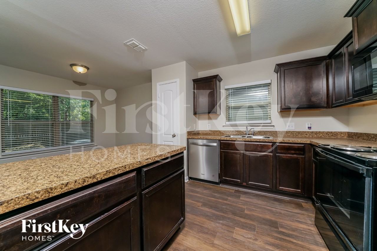 1310 Barrel Dr - Photo 7 of 16