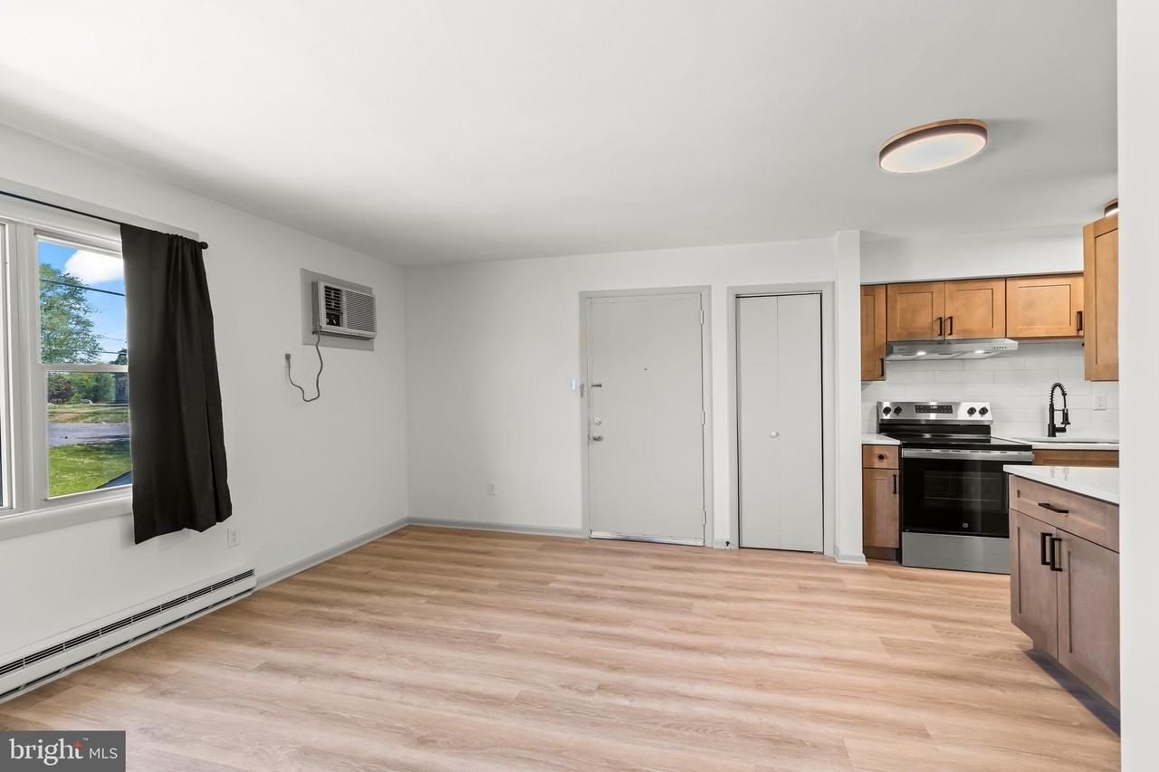 1504 Walnut St #D - Photo 5 of 13