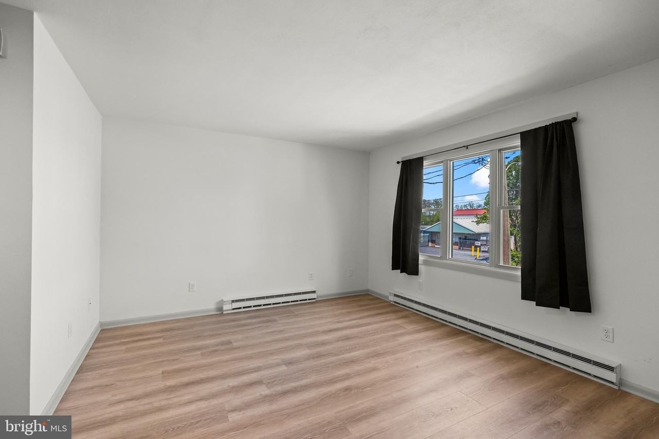1504 Walnut St #D - Photo 6 of 13